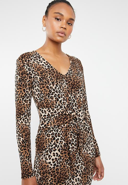 Superbalist - V-neck tie front knit dress - brown & black