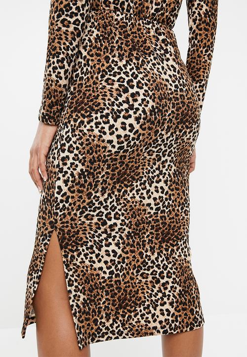Superbalist - V-neck tie front knit dress - brown & black