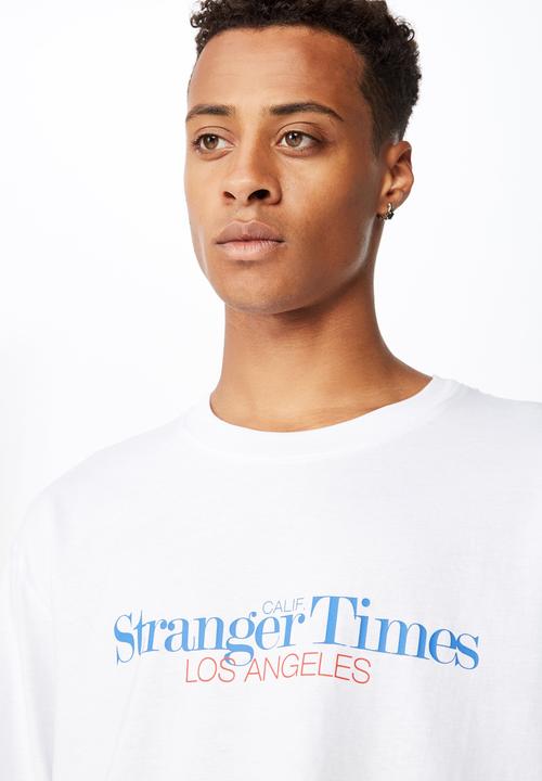 Cotton On - Stranger times Tbar long sleeve tee - white