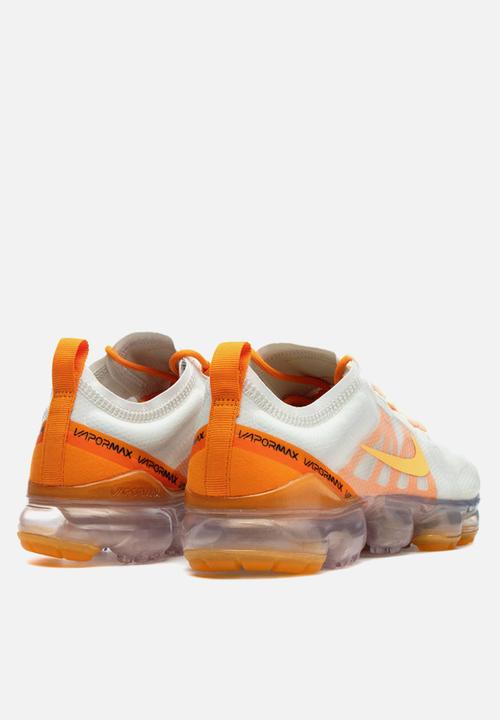 Nike - Nike w Air Vapormax 2019 - Summit white / Topaz gold - orange