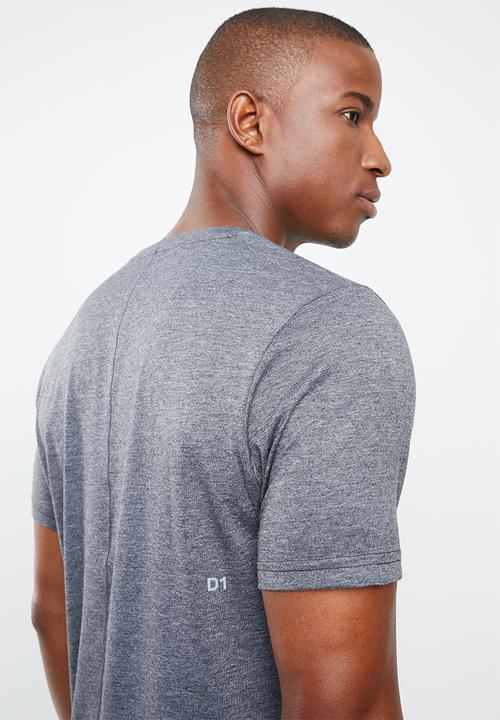 ASICS - Essential gxp top - grey