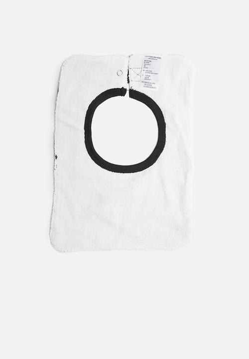 Cotton On - Sugar and spice milk & cookies bib - black 