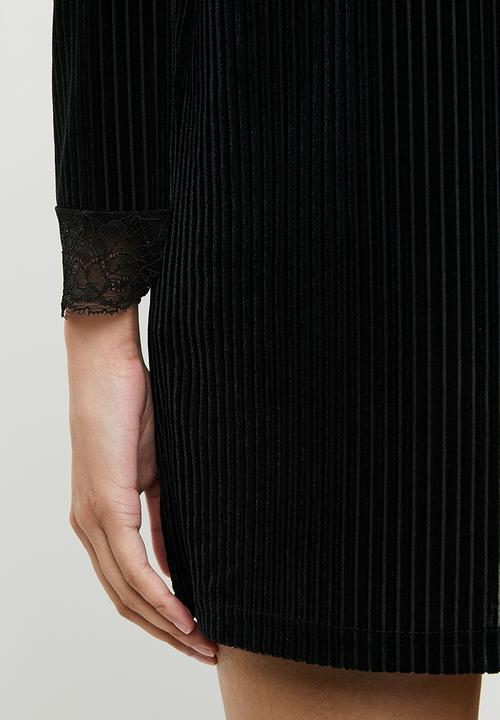 ONLY - Keshia long sleeve pleated dress - black