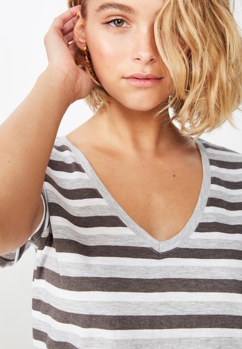 Cotton On - The deep v-neck tee - grey