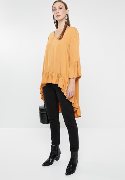 Revenge - Bell sleeve top - mustard