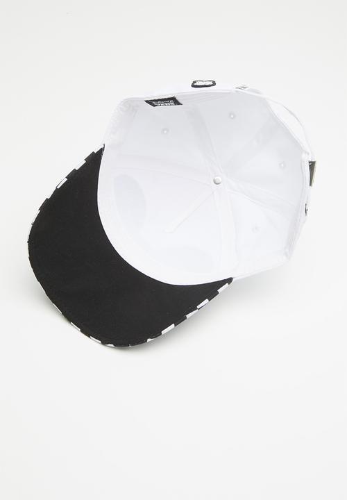 Vans - Checkerboard mickey court side hat - white & black