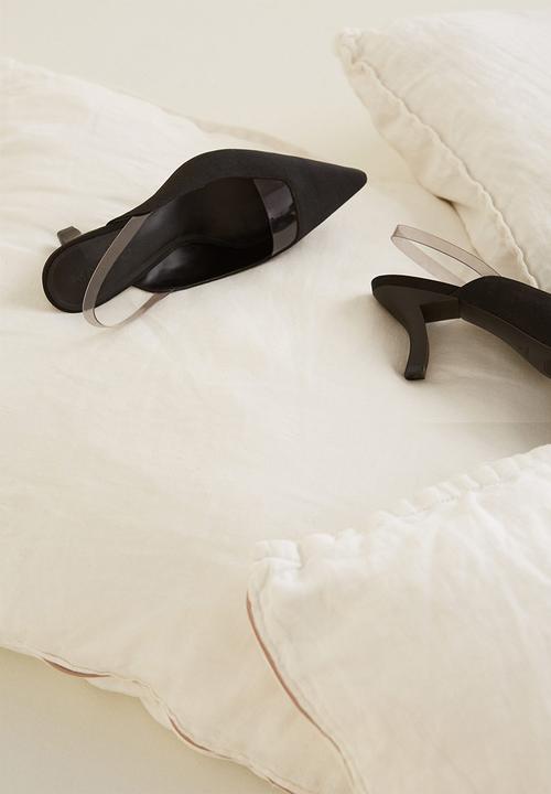 MANGO - Vinyl detail heel - black
