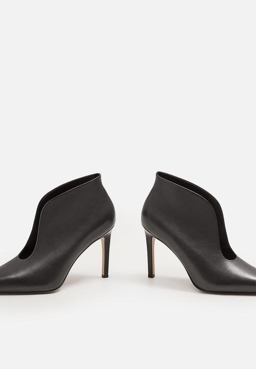 MANGO - Slit leather ankle boot - black