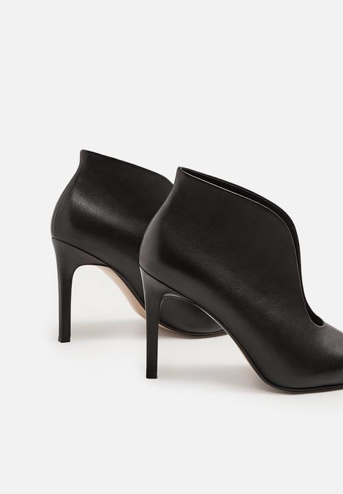 MANGO - Slit leather ankle boot - black