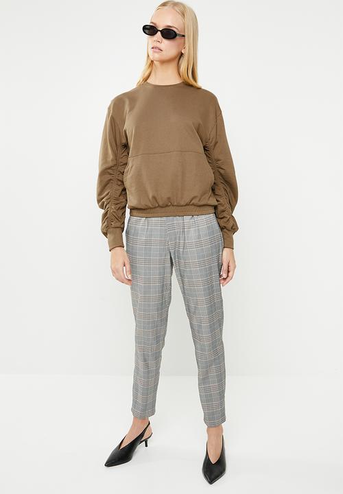 Superbalist - Rouched sleeve sweat - brown