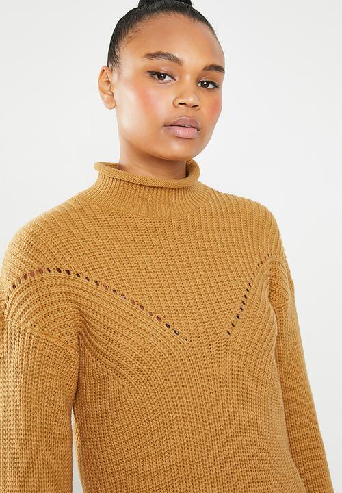 Superbalist - Funnel neck knit with side slits - gold 