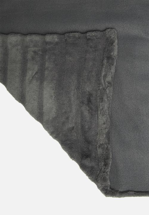 Hertex Haus - Mink faux fur throw - charcoal