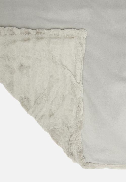 Hertex Haus - Mink faux fur throw - grey sky