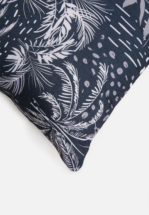 Grey Gardens - Arden cushion cover - black