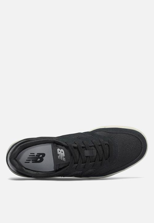 New Balance  - WRT300E2 classic court - black