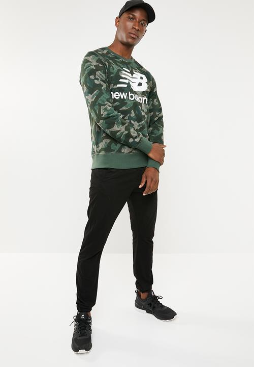 New Balance  - Essentials stacked logo crew - green