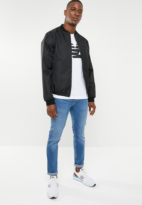 New Balance  - NB logo graphic tee - white