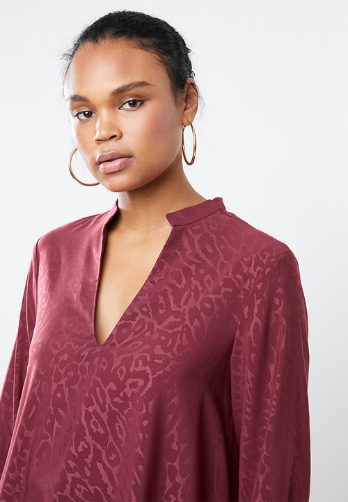 MANGO - Jacquard deep v blouse - burgundy