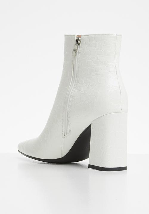 Public Desire - Hollie ankle boot - white 