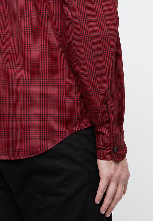 Levi’s® - Classic no pocket plaid shirt - red & black