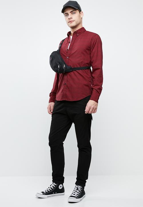 Levi’s® - Classic no pocket plaid shirt - red & black