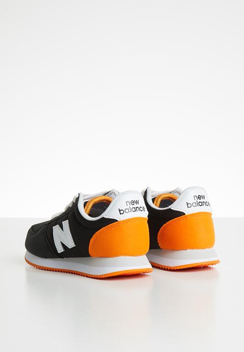 New Balance  - Classic running lace sneaker - black