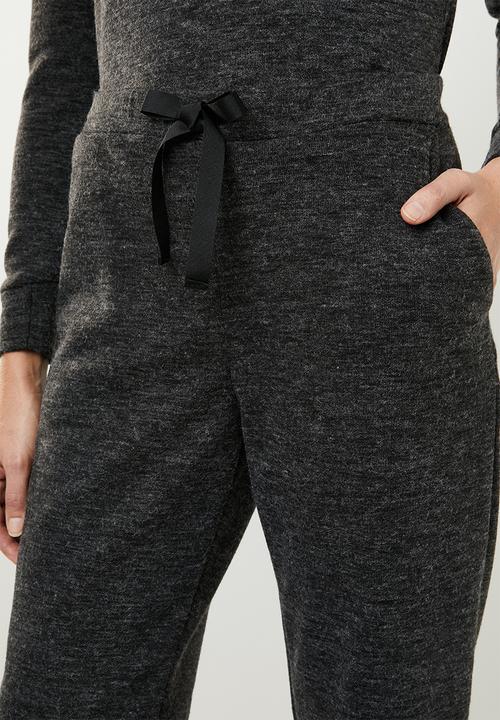 Superbalist - Soft touch sleep set - charcoal 