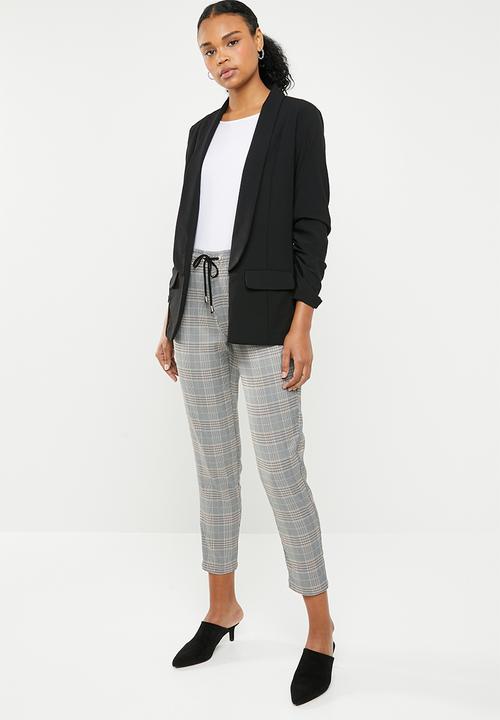 STYLE REPUBLIC - Ruched sleeve blazer - black