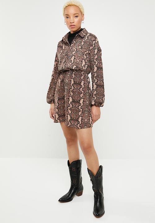 Missguided - Tie waist long sleeve shirt dress snake - brown