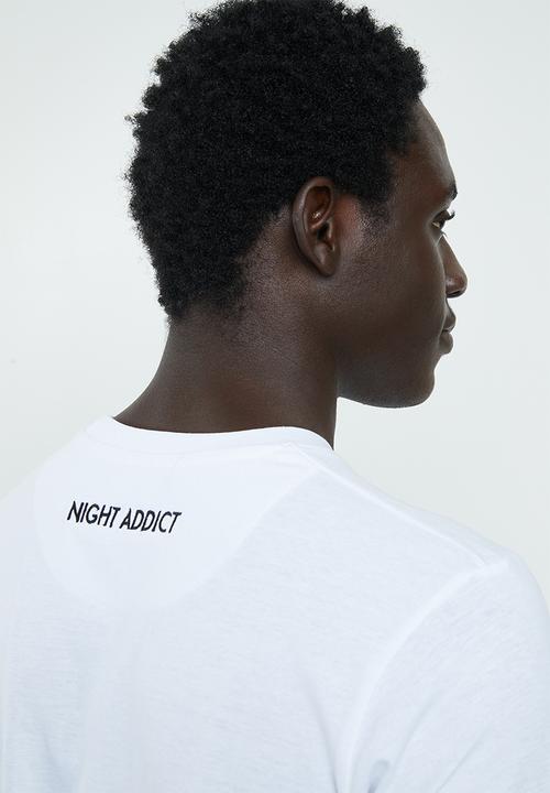 Night Addict - Logan long sleeve tee - white