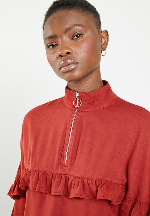 Superbalist - Ruffle zip blouse - red