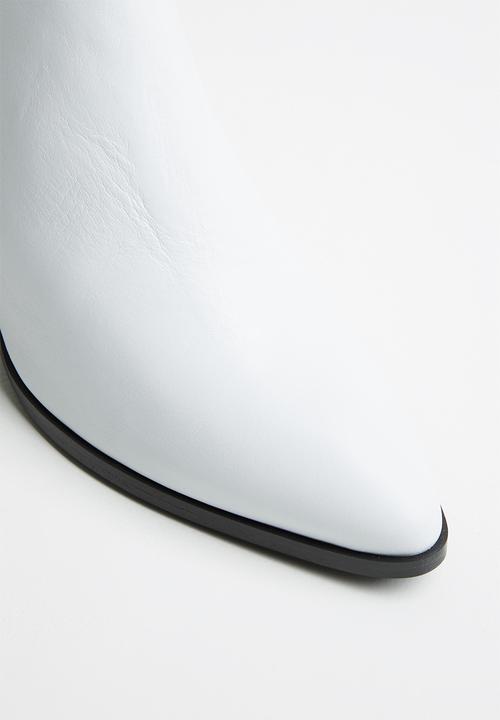 Vero Moda - Janna leather ankle boot - white