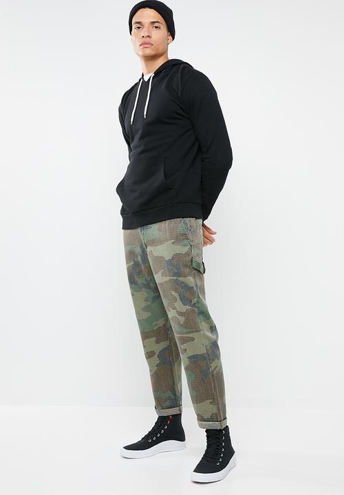 Mennace - Camo print trousers - green