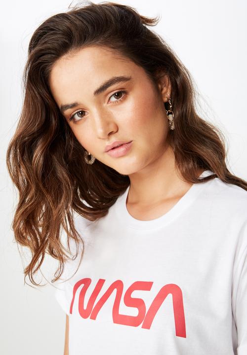 Cotton On - Classic pop culture NASA logo tee - white