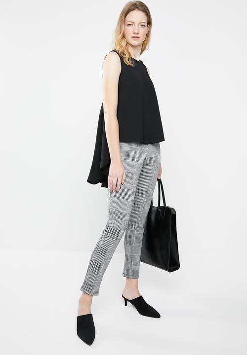 STYLE REPUBLIC - Hi-lo top - black