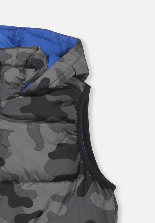 Cotton On - Camo puffer vest - black & grey