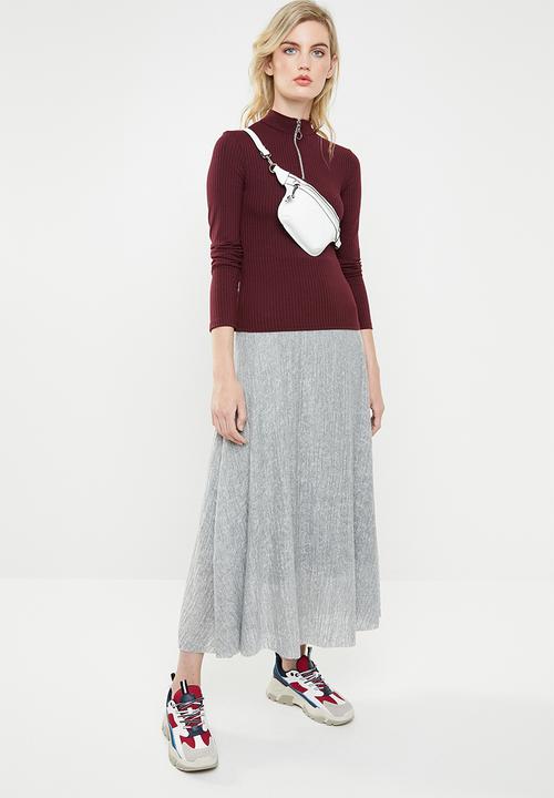 Superbalist - Zip thru tee - burgundy