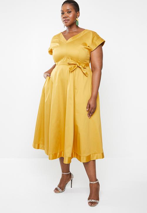AMANDA LAIRD CHERRY - Plus size zweli v neck dress - yellow