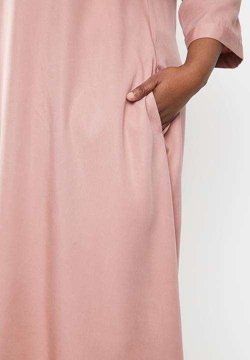 AMANDA LAIRD CHERRY - Plus size nomalizo midi dress - pink