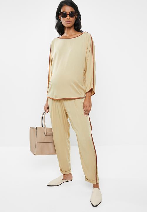 edit Maternity - Maternity Contrast binding shell blouse - stone with tan binding 