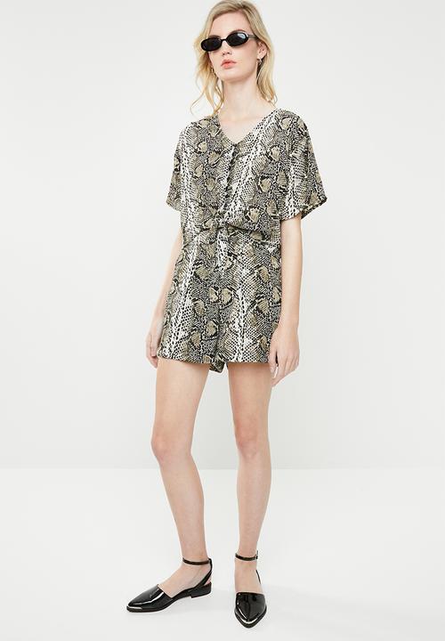 Superbalist - Soft snake print shorts - multi