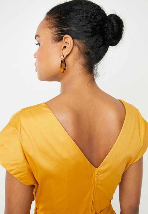 AMANDA LAIRD CHERRY - Zweli cotton sateen V-neck dress - yellow 