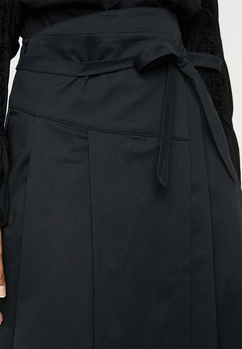 AMANDA LAIRD CHERRY - Sphe pleated wrap skirt - black