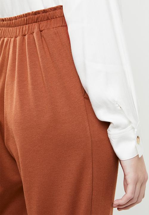 Superbalist - Button detail tapered trousers - rust 
