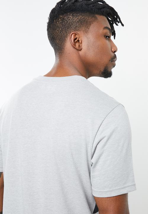 New Balance  - Contender graphic tee - grey