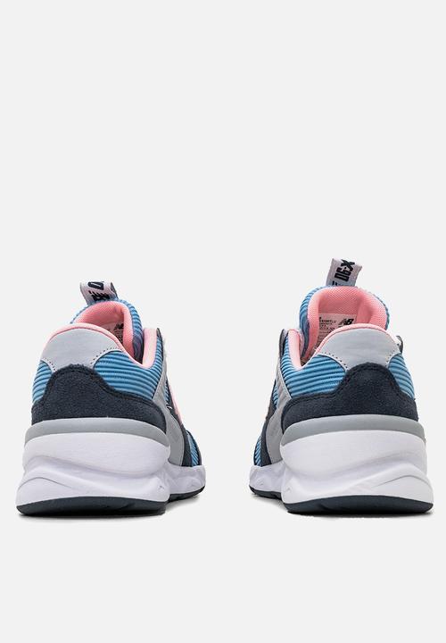 New Balance  -  X90 - blue / pink