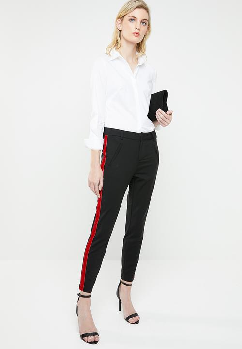Vero Moda - Victoria Mr Velvet rib ankle pants - black & red