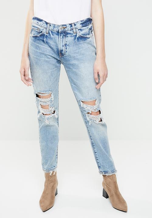 relaxed ripped jeans