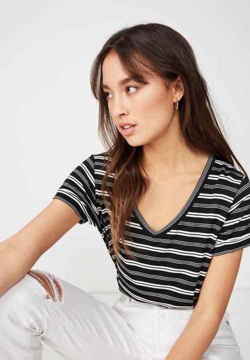 Cotton On - Karly short sleeve V-neck tee  - black