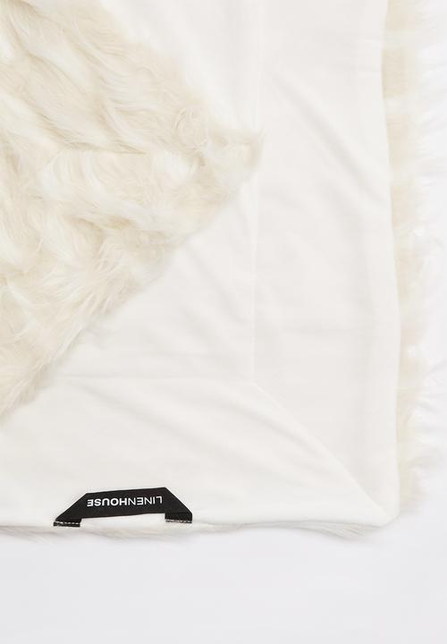 Linen House - Lyanna faux fur throw - cream